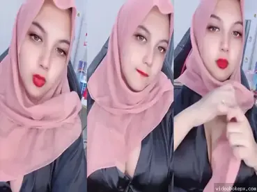 Live Hijab Cantik Pamer Toket Gede Basah